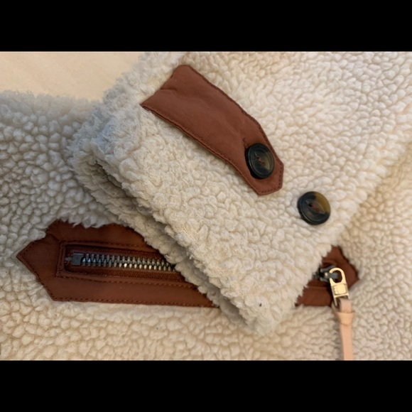 **SOLD** Patagonia Sherpa Jacket - Picture 4 of 6